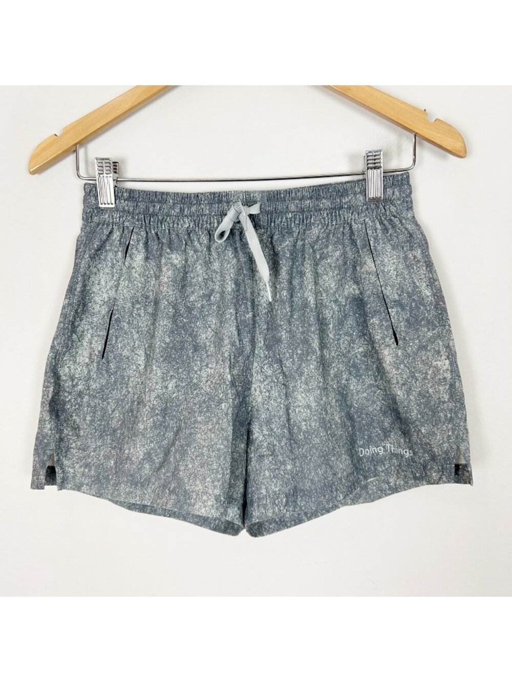 Outdoor Voices Doing Things Gray Patterned Active Shorts Size XS Women's